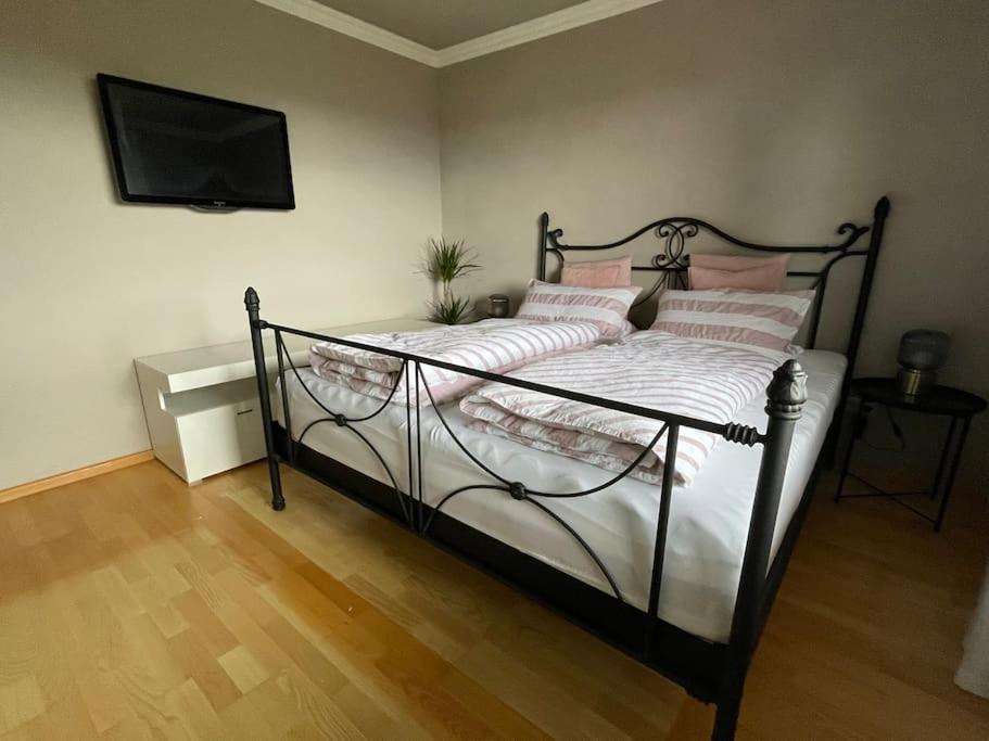 Ferienwohnung Leuchtbergblick Mit Terrasse Und Pkw Stellplatz Eschwege Eksteriør bilde